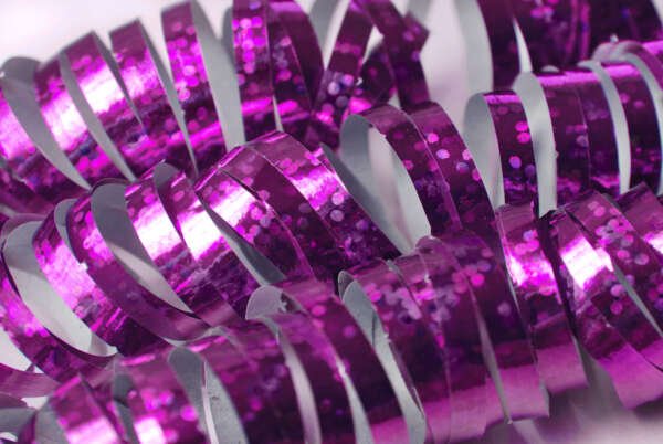Holographic streamer, pink, 3.8m - Image 3